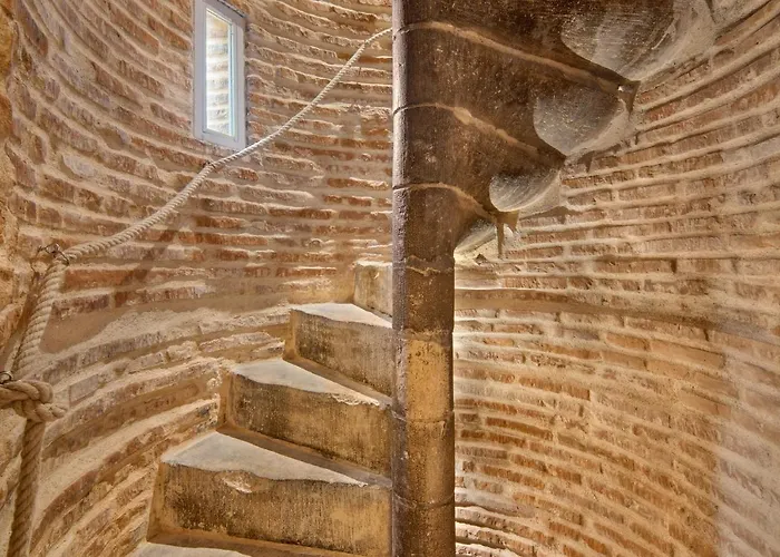 La Tour Du Capitole, Cocoon Insolite Dans Toulouse
